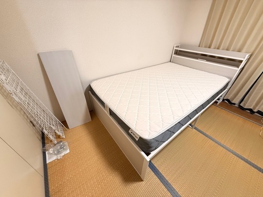 新品！セミダブルベッド（中古マットレス付き）