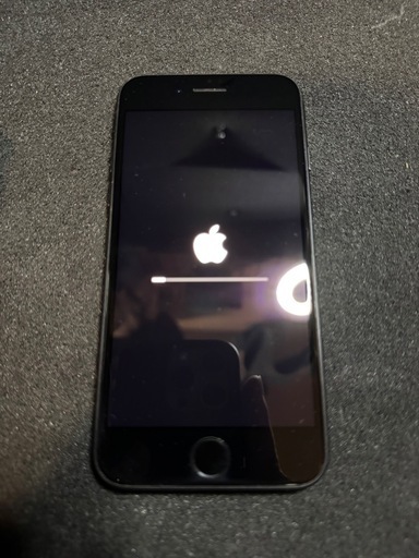 iPhonese 第二世代　ブラック　バッテリー81%