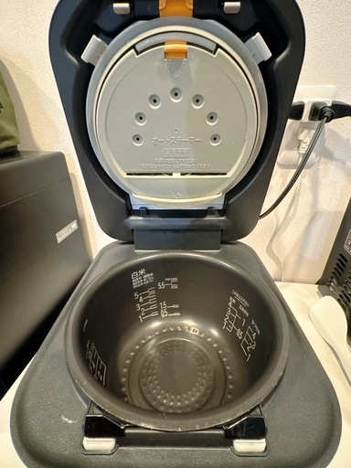 日立炊飯器5.5合炊き‼️(電子レンジ付き)値引き交渉可