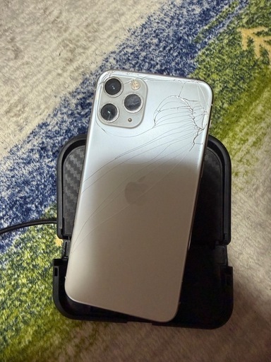 今すぐ引き取れる方なら7200円　iPhone11Pro   値下げしました　若干難あり　要備考　早い人優先　　