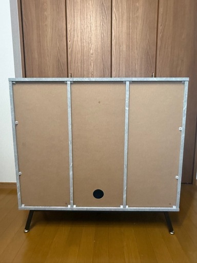 キャビネット　収納棚　　扉付き　大理石柄