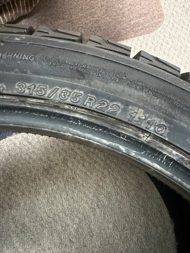 引き取り手居なければ捨てますスタッドレスタイヤ 275/40R22(4本) 315/35R22(2本)まとめて 24,5年式