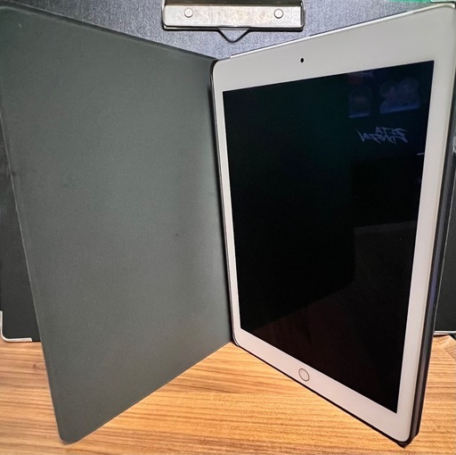 iPadAir2/16GB   手帳型ケース付