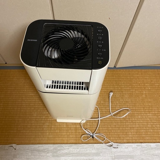 【中古/美品】アイリスオーヤマ　衣類乾燥除湿器 アイリスオーヤマ 衣類乾燥除湿機 (みーこ) 新白河の季節、空調家電