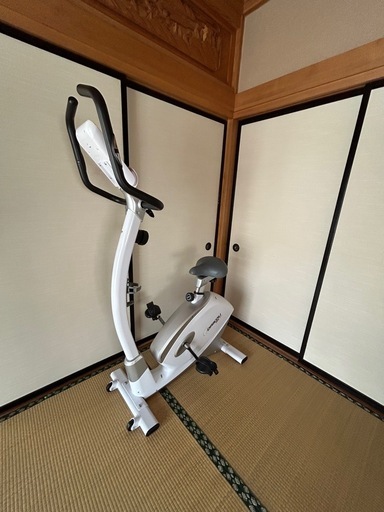 ルームバイク
