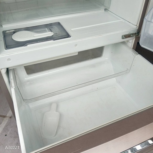 A6k6y8 送料設置無料 　三菱　自動製氷機能付大型冷蔵庫　335L