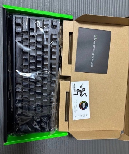 【引越しのため急募】ゲーミングPC一式（モニター・キーボード・ヘッドセット付き）.