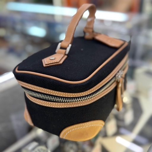 ☆ドリーム荒牧店☆BURBERRY BLUE LABEL バニティバッグ ブラック×ベージュ BURBERRY BLUE LABEL - BURBERRY BLUE LABEL デニム バニティバッグ 