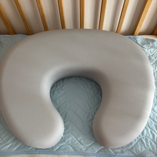 【美品】エアリコ　授乳クッション
