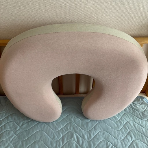 【美品】エアリコ　授乳クッション