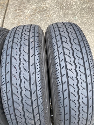  ハイエース　バリ山　195/80R15 107/105N ★ 4本セット!! ★ YOKOHAMA  RY52 キャ
ラバン　