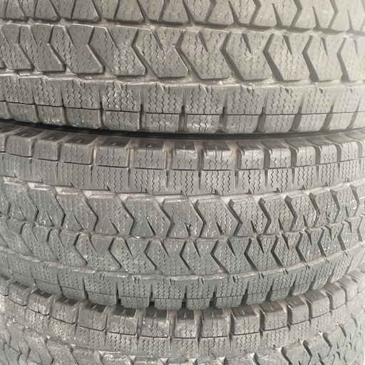 BRIDGESTONE 195/80R15スタッドレスタイヤ4本 