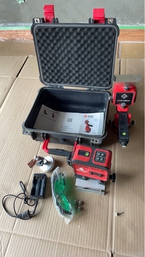 【沖縄】SHIJING（石井）製 3Dレーザー墨出し器セットです。