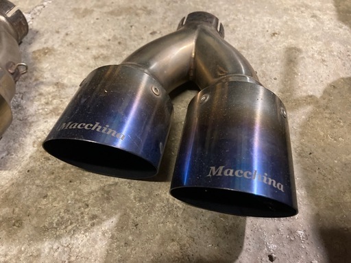 本物チタン製　汎用　80mm スラッシュカットデュアル出し　カスタムショップ　マッキナ