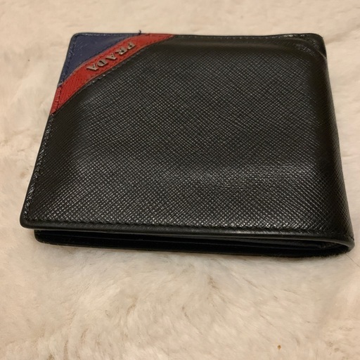 ?プラダ　二つ折り財布　正規品　取引き可能です ✨最終値下げ‼️