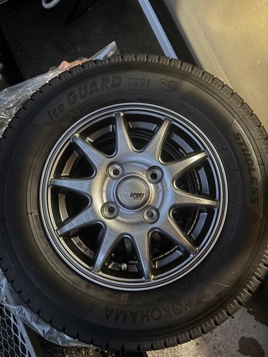 スタッドレスタイヤ　アルミホイール付き　日産クリッパーバン