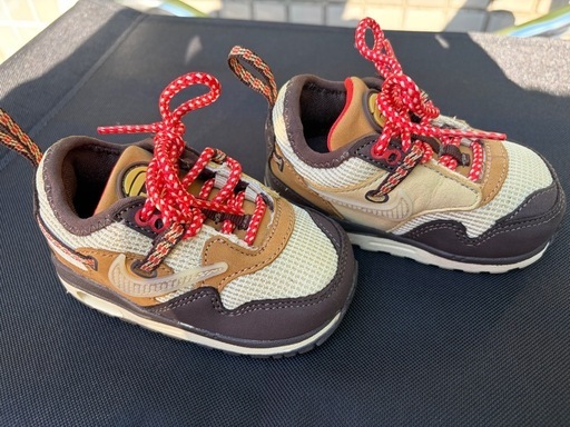 NIKE ×トラヴィススコット 限定スニーカー　キッズ　10cm

