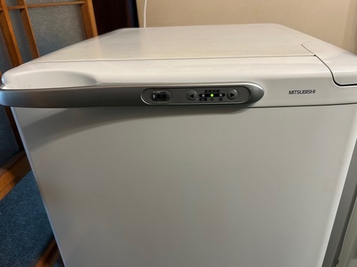 三菱電機 冷凍庫 MF-U12E-W（122L）