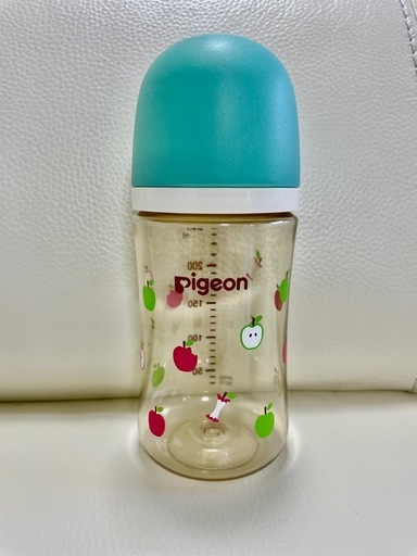 ピジョン　母乳実感　哺乳びん（プラスチック製）