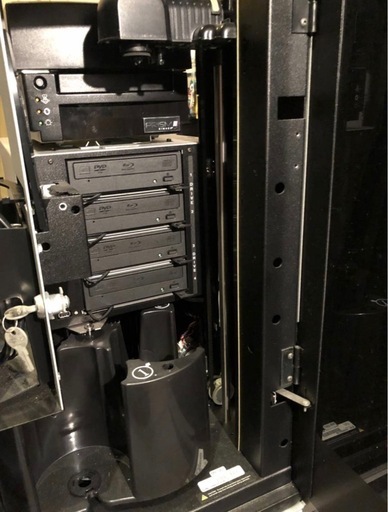 【ドライブ デュプリケーター】CD、DVD、BDの大量かつ連続焼き付け・レーベル印刷の作成・複製　PRODUCER 8200N　ハイエ
