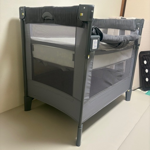 Apricaココネル エアープラス ABグレー　ベビーベッド