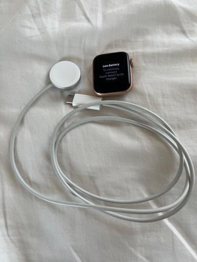 Apple Watch SE 第1世代 GPS 40mm ゴールド 純正充電ケーブル、　バンド付