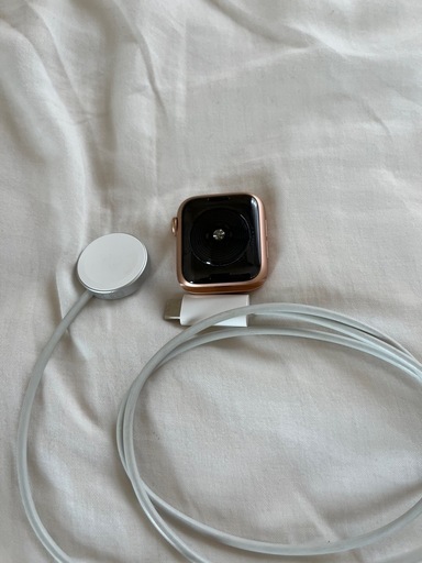Apple Watch SE 第1世代 GPS 40mm ゴールド 純正充電ケーブル、　バンド付