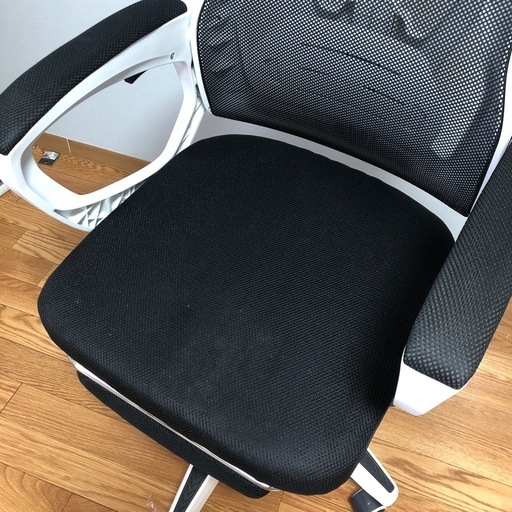 GIGIGET オフィスチェア フットレスト付き ホワイト×ブラック