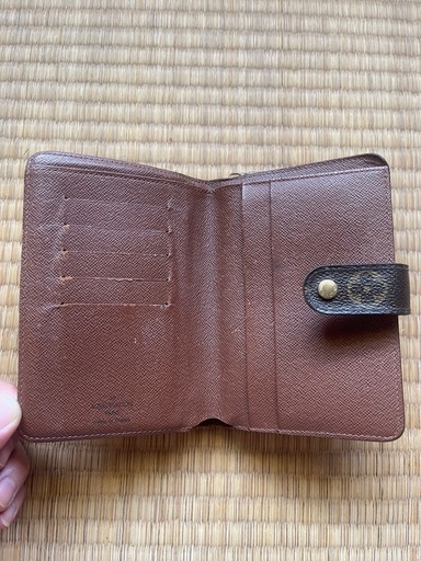 ルイヴィトン モノグラム ジップ付き二つ折り財布 中古 使用感大
