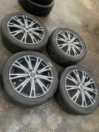 225/45r17アルミホイールとタイヤ