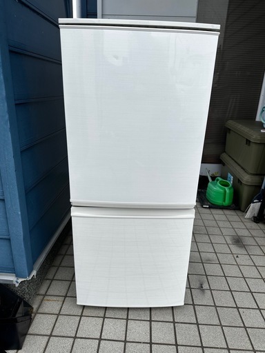 【超美品】SHARP 冷蔵庫  137L 