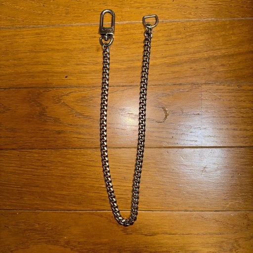 Louis Vuitton シルバーチェーン