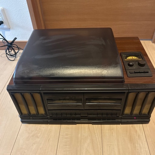 早い者勝ち‼️アンティーク調レコードプレイヤー