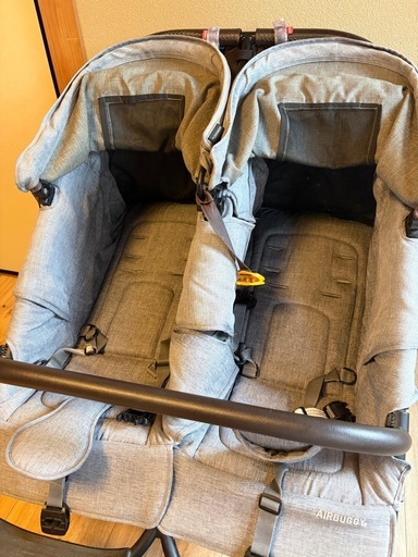AIRBUGGYの二人乗りベビーカー