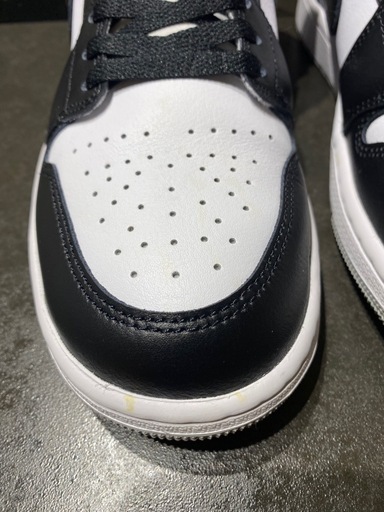 NIKE エアージョウダン1Midスニーカー
