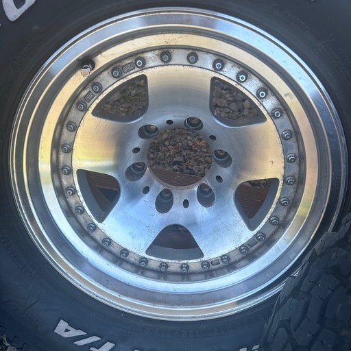 ランクル　285/75r16 BFGoodrich 16インチタイヤ４本