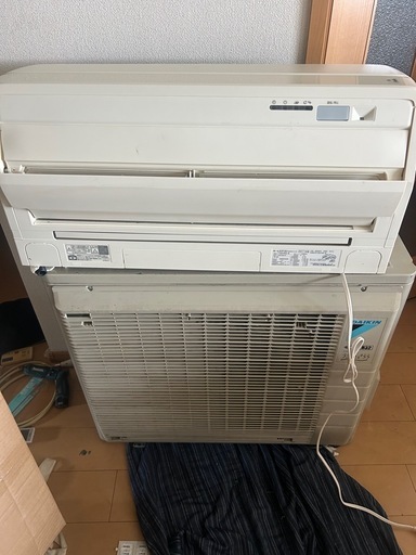 DAIKIN♢﻿高ランク♢﻿うるさら♢﻿主に12畳♢﻿無給水加湿♢﻿さらら除湿♢﻿垂直気流♢﻿サーキュレーション気流♢﻿自動お掃除機能