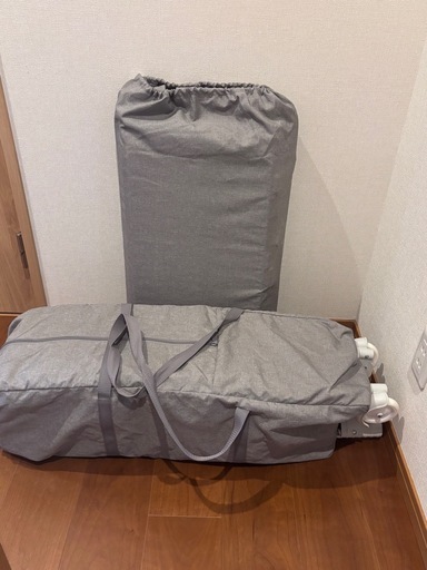 カトージベビーベッド おむつ替えテーブルと中の敷布団付き