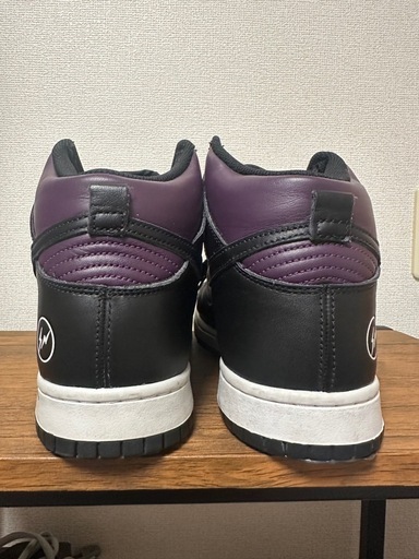 NIKE