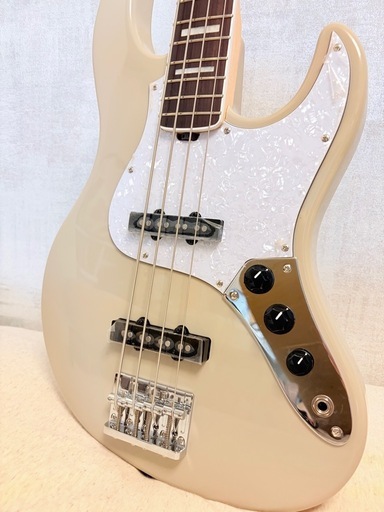ほぼ新品 エレキベースGrassRoots G-AMAZE-DX   