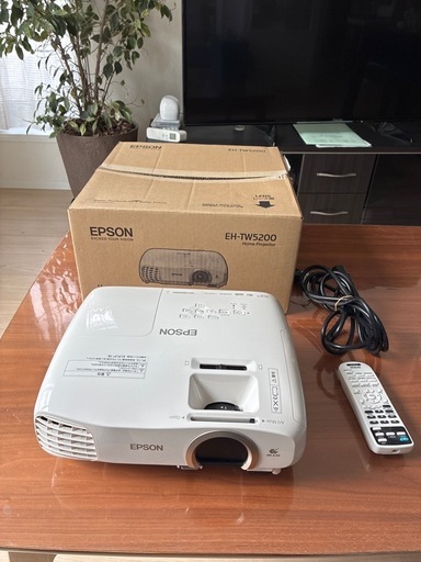 エプソンプロジェクター EH-TW5200