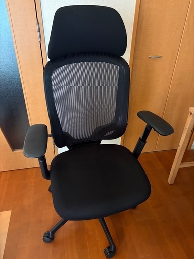 【美品】2024年製　オカムラオフィスチェア　シルフィー椅子
