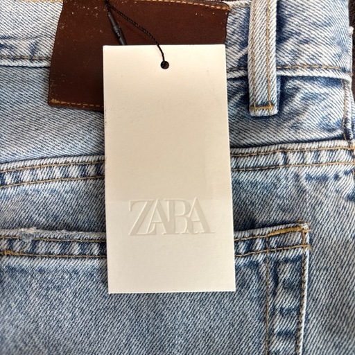 新品ZARAストレートフィットデニムパンツ