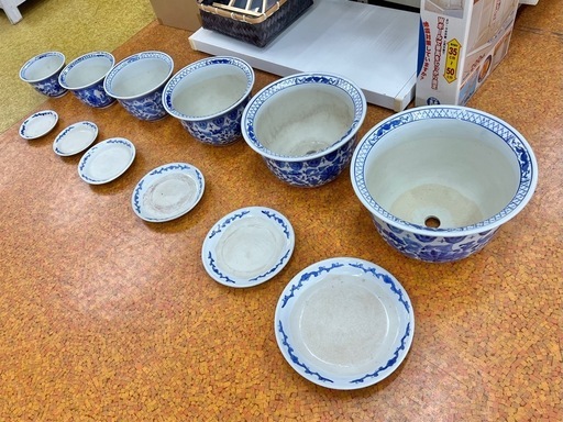 ●中国の有名な陶磁器！中国景徳鎮 (けいとくちん)「青花 (染付) 唐草鳥獣文 植木鉢・受け皿セット」6セット　20世紀後半 (197