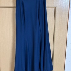 【最終値下げ‼️】新品未使用品‼️ユニクロ ロングフレアースカート（ブルー）の画像