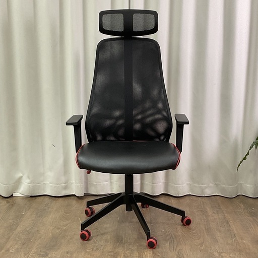 KG-4【新入荷　リサイクル品】IKEA MATCHSPEL ゲーミングチェア　赤×黒