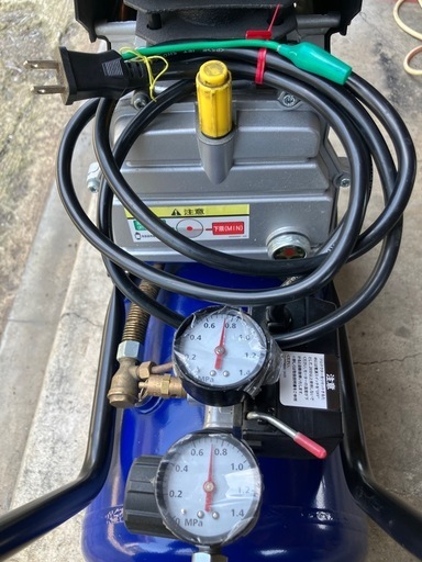 アネスト岩田エアーコンプレッサーCOLT HX4004