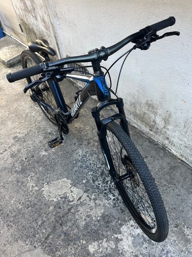 美品‼️MTB8段ギア27.5インチQUARTZマウンテンバイク自転車街乗り通勤車通学車?プロフ必読