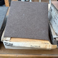 玄関タイル300角ミックスDIYの画像