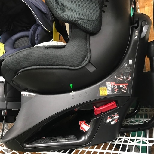 ジャングルジャングル貝塚店　エールべべ　チャイルドシート　赤ちゃん用品　ベビー用品　車用　回転式　ドーム型サンシェード　ヘッドサポート
